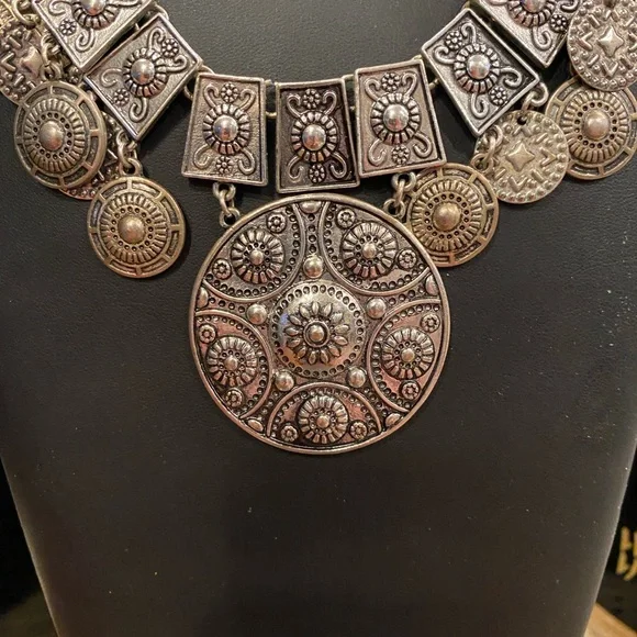 Elegant Silver Tone Bohemian Style Statement Necklace - Picture 6 of 15